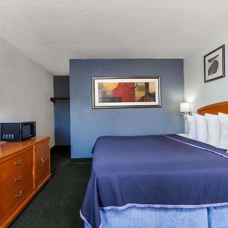 Super 8 By Wyndham Orlando Near Florida Mall Williamsburg Exteriér fotografie
