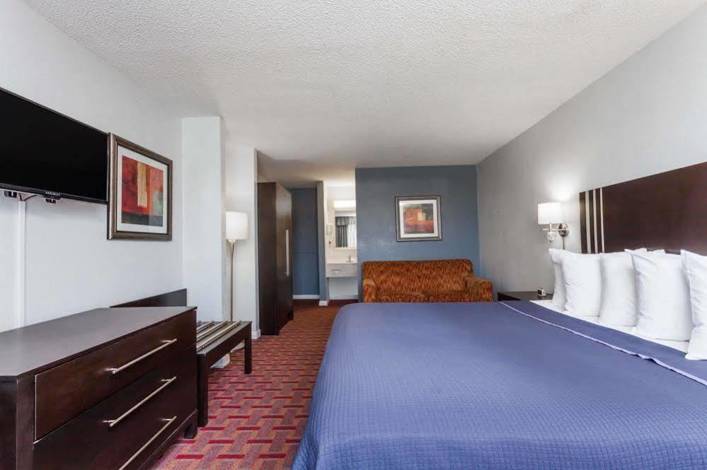 Super 8 By Wyndham Orlando Near Florida Mall Williamsburg Exteriér fotografie