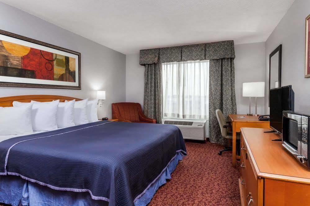 Super 8 By Wyndham Orlando Near Florida Mall Williamsburg Exteriér fotografie